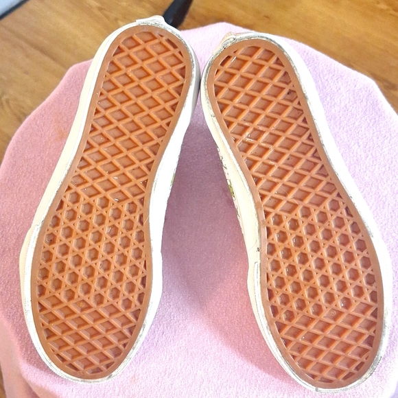 Adorable Girls Velcro Van's Sneakers - Picture 6 of 8